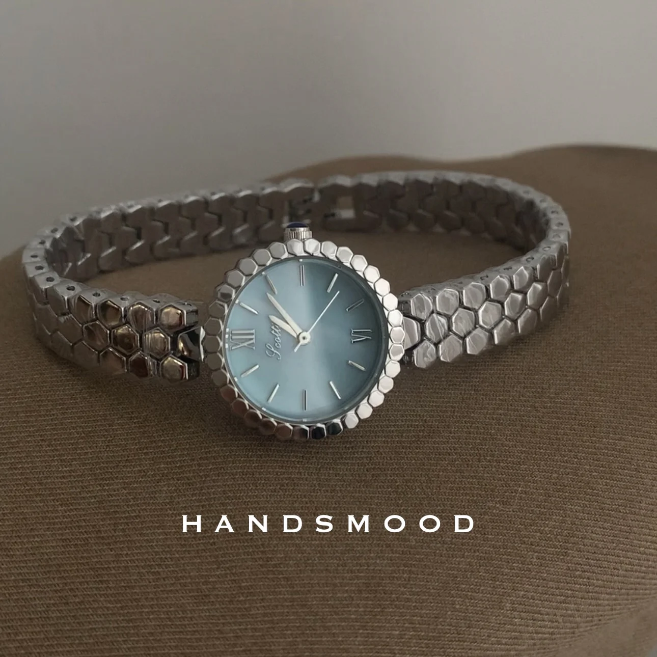 

Luxury ladies watch honeycomb blue mother-of-pearl chain elegant fashion women's watch trendy watch female gift for girlfriend