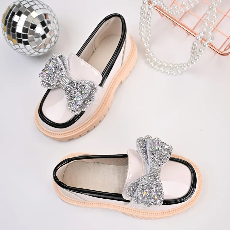 Kids Leather Shoes Shiny Bows Soft Bottom Girls Princess Shoes Non-slip Trendy 2026 New Fashion Children Flat Shoes Comfortable