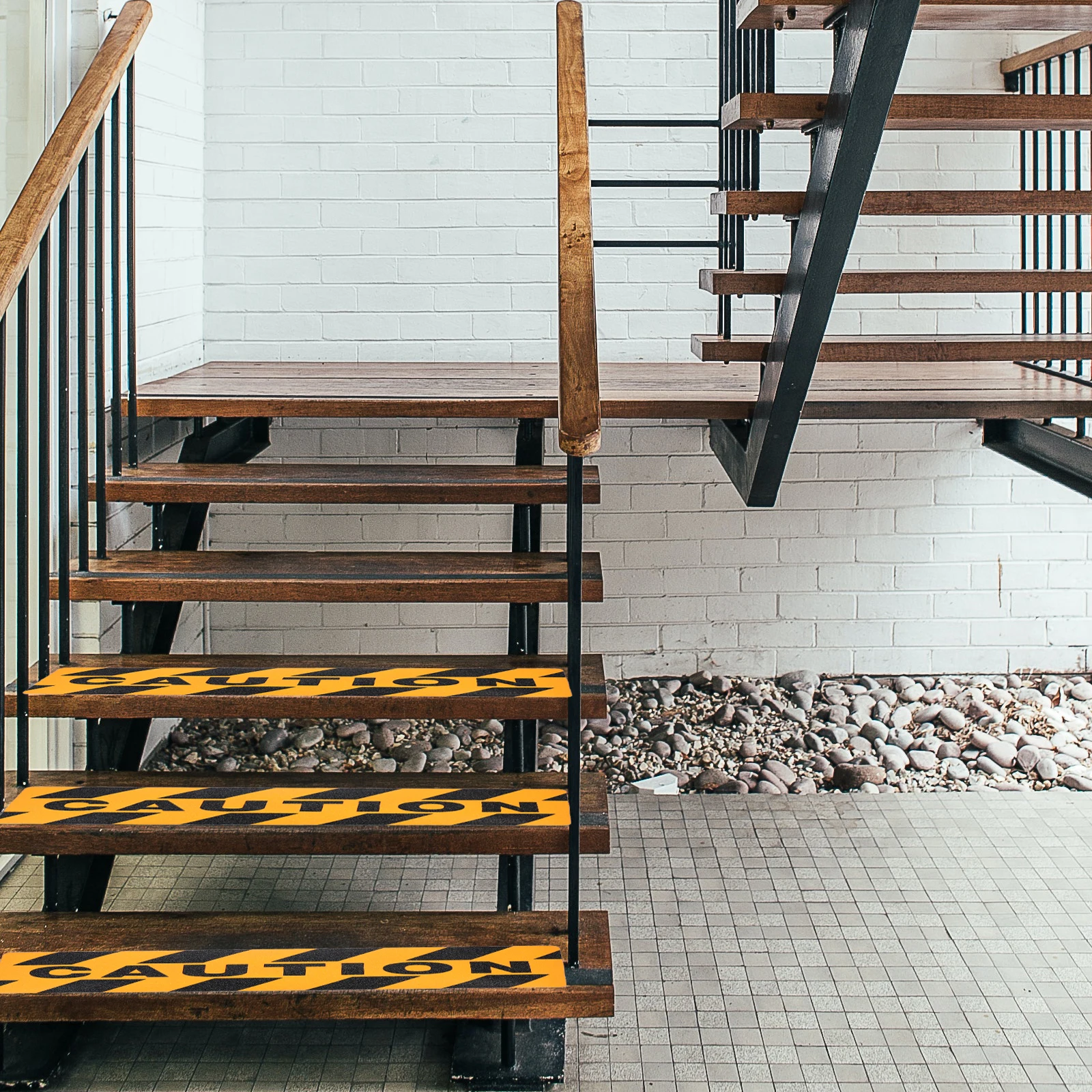 

4pcs Sturdy Non-Skid Stair Strips Non-Skid Walkway Stickers For Stairs Floor Safety Anti-Slipping Floor Strips