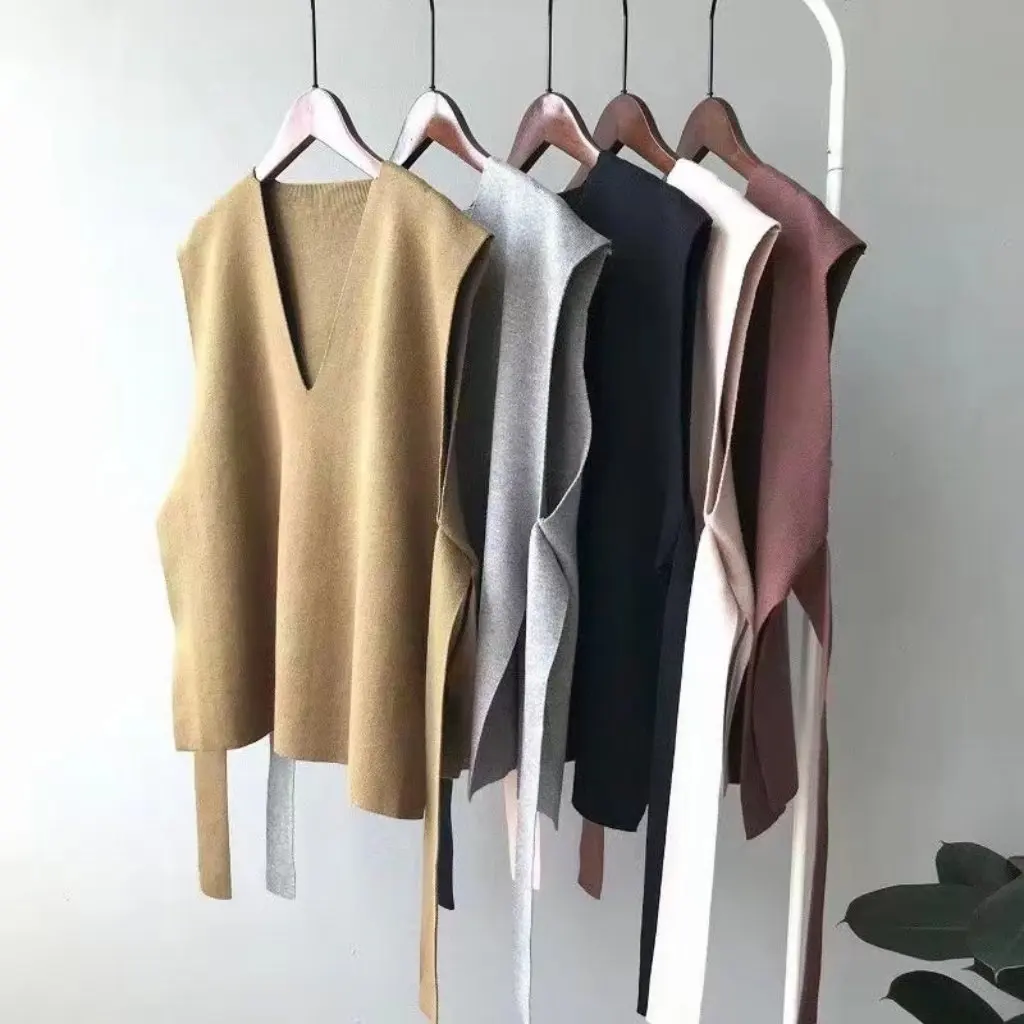 

Women's Sleeveless V-Neck Knitted Vest Cyber Trendy Fashion Korean Style Loose Waistcoat for Autumn Winter Outerwear