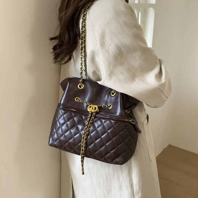 

2025 Quilted Drawstring Tote Bag for Women, Spacious Canvas Shoulder Bag with Chain Strap, Multifunctional Commuter Purse