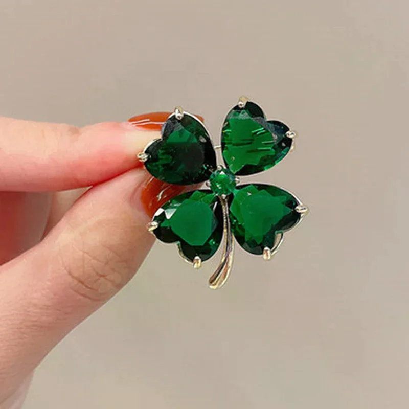 Lucky Four-leaf Clover Brooch French Retro Emerald Corsage Fixed Clothes Pin Buckle Lady Wedding Jewelry Accessories