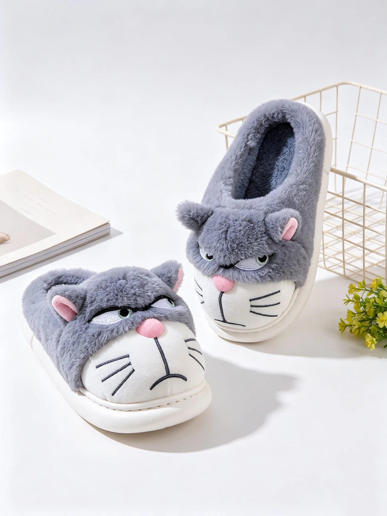 Men's Closed Back Indoor Slippers, Cartoon Character, Soft Plush Material, Thick Sole Comfort House Bedroom Slippers