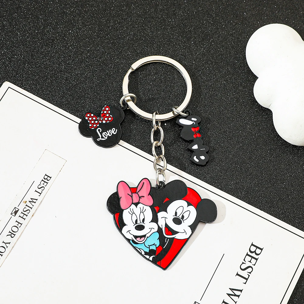 Exquisite Disney Mickey Mouse and Minnie Mouse Cartoon Keychain Creative Heart-shaped Keychain Suitable for Bag Pendant