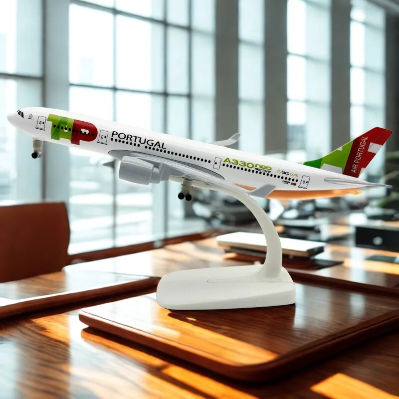 

20 см литая под давлением модель самолета из сплава Airlines Portugal 330 для коллекции, подарок другу для детей