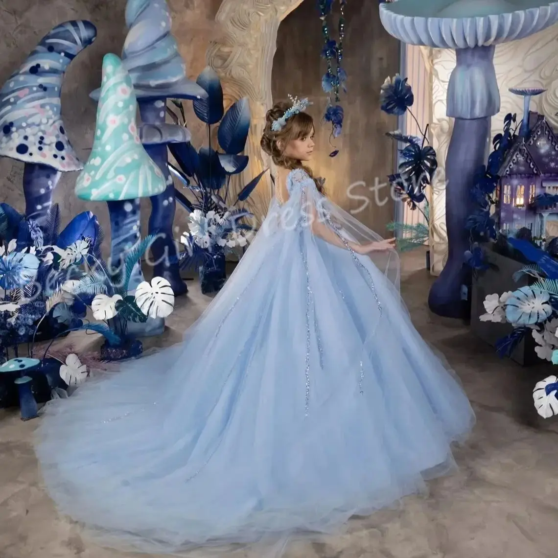 

Customized Light Blue Flower Girl Dresses For Wedding Appliques Sparkly Sequins Shawl Elegant Kids First Communion Banquet Gown