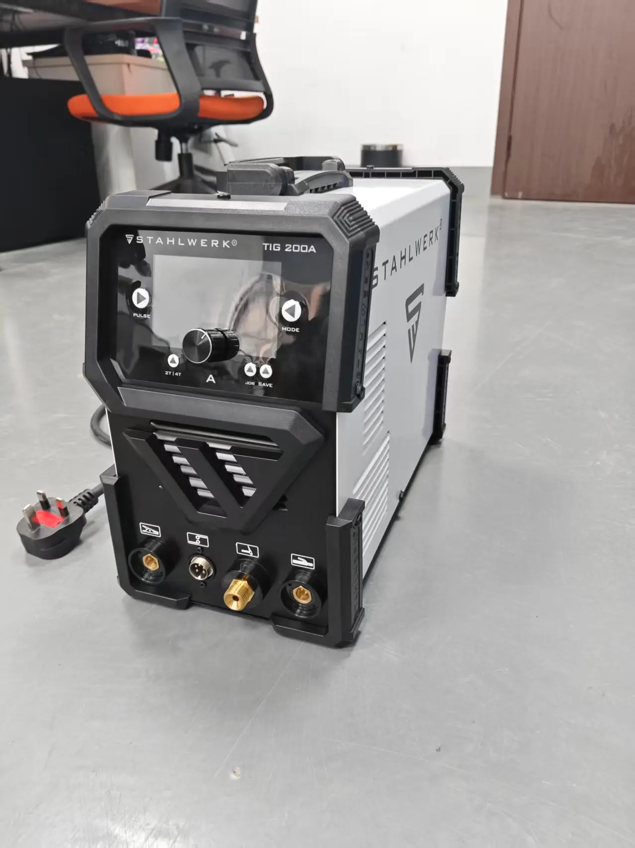

TIG200A 2IN1 New Condition TIG Welding Machine With HF Ignition Arc 220v Voltage
