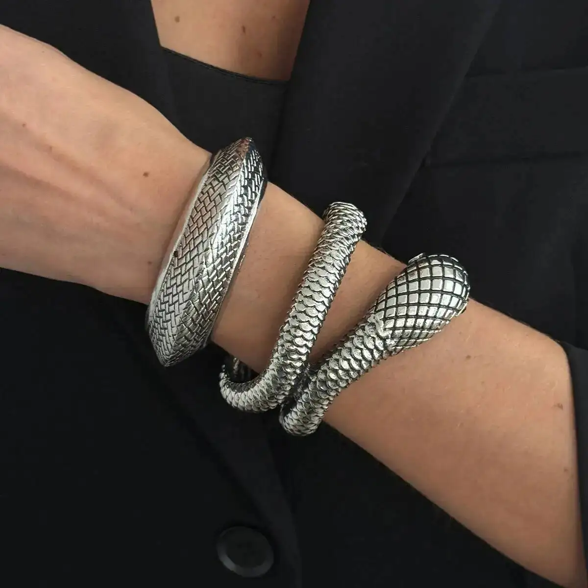 Punk Geometric Serpentine Open Wide Bangle Bracelet Women Exaggerated Stackable Snake Cuff Spring Bangle Party Jewelry