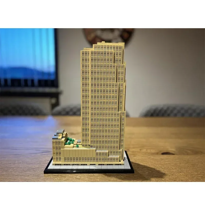 

MOC-132936 30 Rockefeller Plaza, масштаб 1:800, сборка, модель строительного блока, 1712 деталей, вид на улицу, мальчик, строительный блок, игрушка