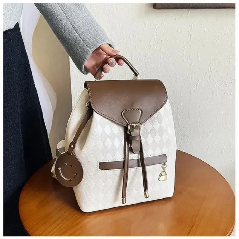 حقيبة ظهر نسائية من جلد البولي يوريثان الناعم باللون الأسود كاجوال متعددة الوظائف حقيبة جامعية سعة حقيبة كتف بمقبض للسفر