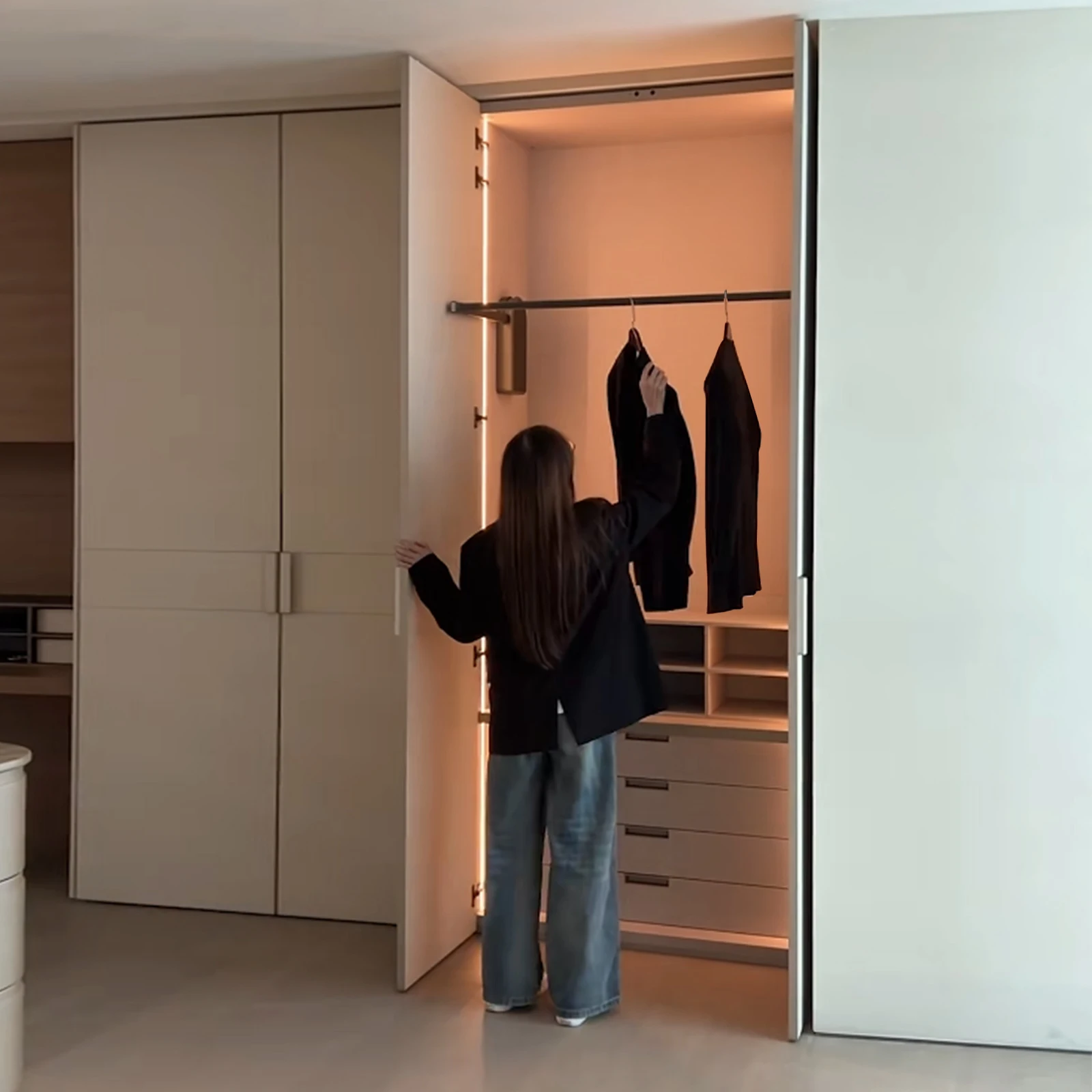 SSOUIM Smart Electric Lifting Clothes Hanger Rod With Touch Sensing And Voice Control Automatic Rise Return For Wardrobe Closet