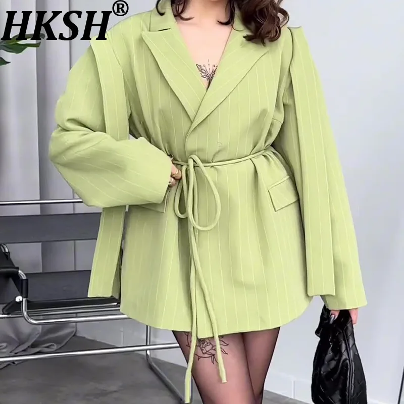 

HKSH Spring Autumn New Women Blazer Turn-down Collar Long Sleeve Lace-up Waist Cinching Elegant Fashion Office Lady Coat HK16723