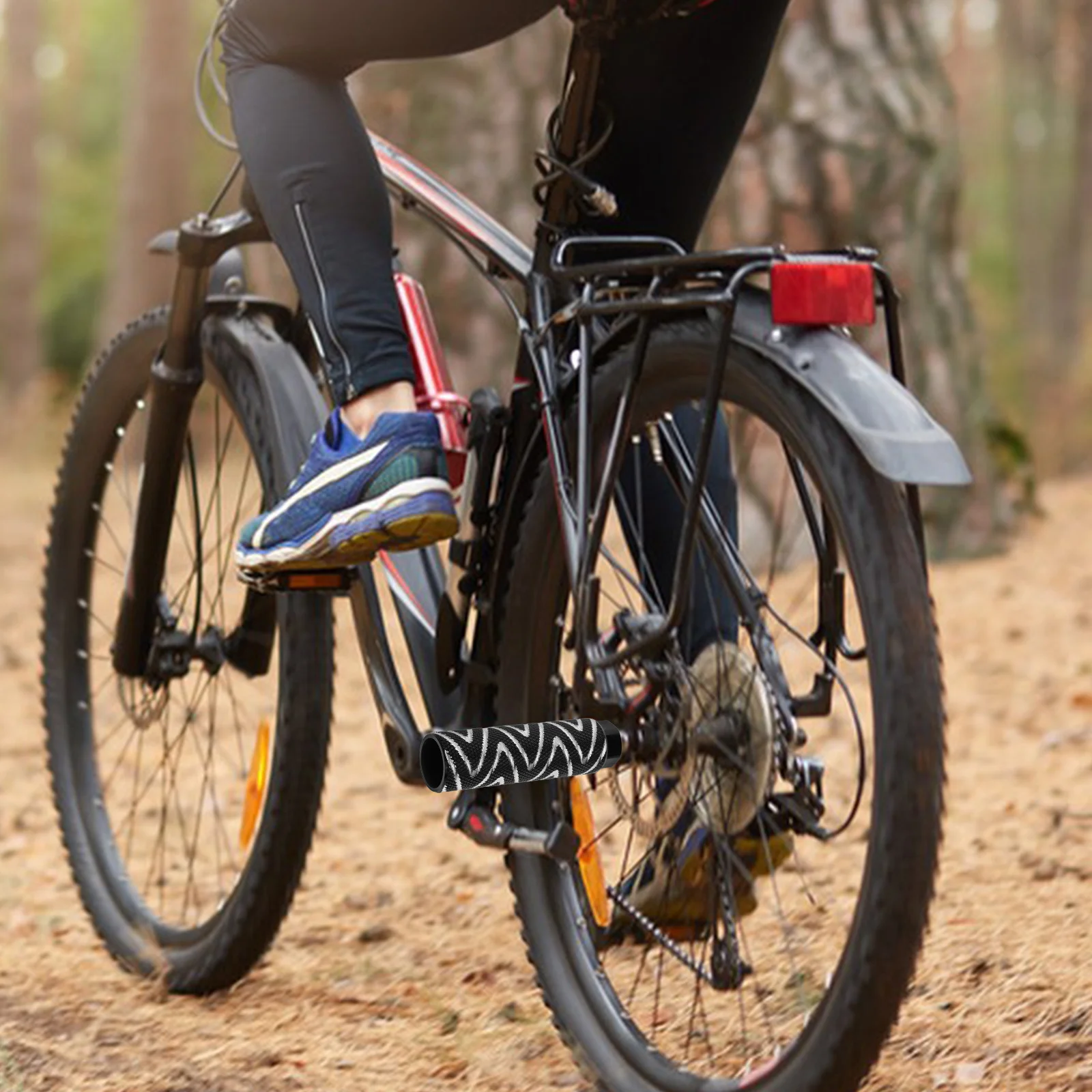 

1Pair Bike Pegs Aluminum Alloy Wear-Resistant Non-Skid Rear Axle Pegs Cycling Supplies Durable Sturdy Folding Bike Peg