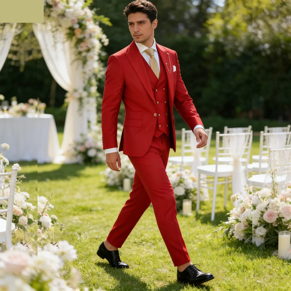 

Изысканный фиолетовый мужской костюм-тройка: однобортный, с отложным воротником, приталенный, стандартной длины (пиджак, брюки, жилет)