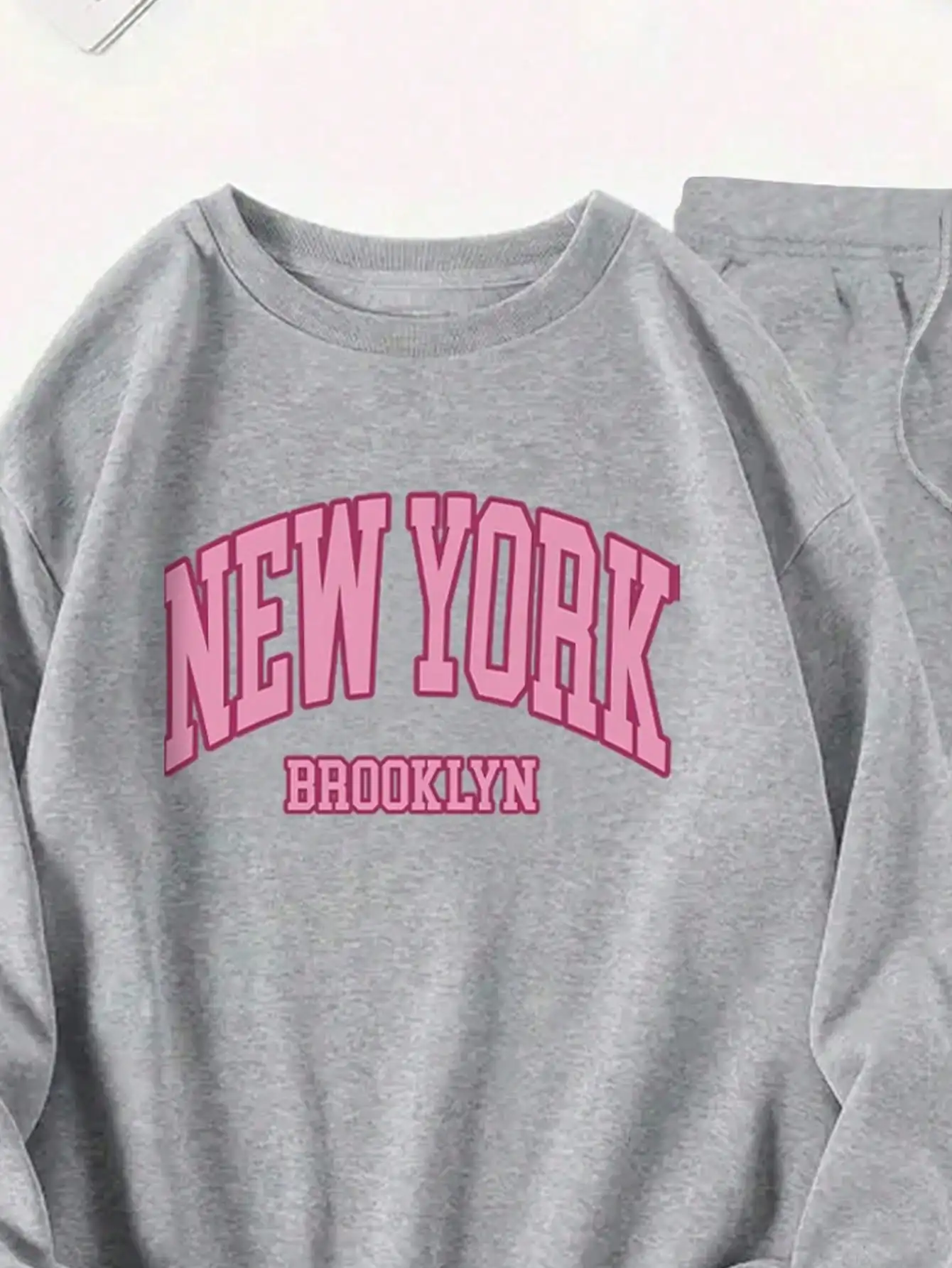 Set da Donna con Felpa in Pile e Pantaloni Jogger con Stampa 'New York Brooklyn'