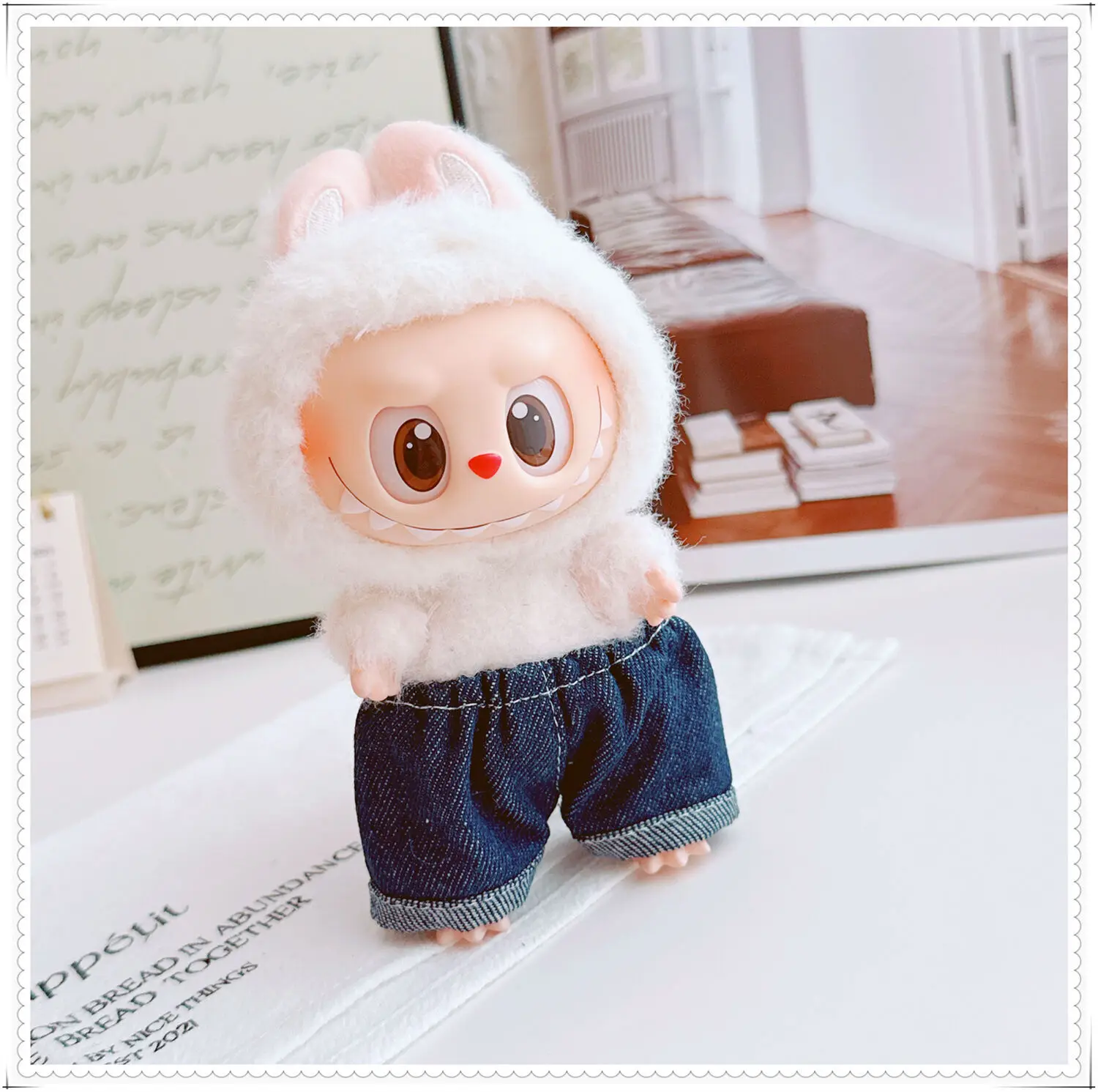 

Casual Homewear For LABUBU Dolls 15/17cm 1st-3rd Gen Versatile Cuffed White-Pink Jeans LABUBU Doll Clothing Accessories