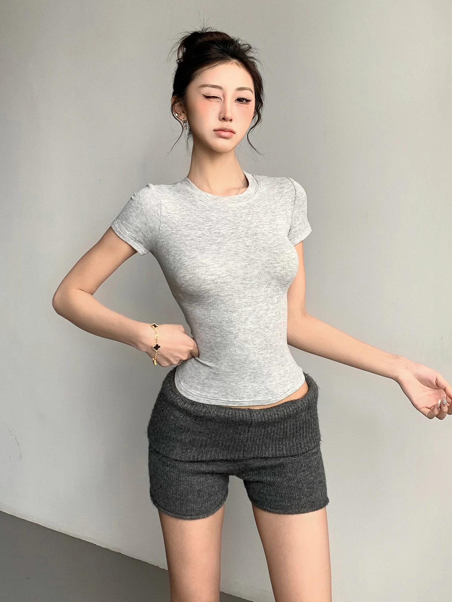 

Kardaian Color round Ne ort Sve Slim Fit T-irt Women's Trendy Base Layer irt Spring Autumn Sle Cotton Po...