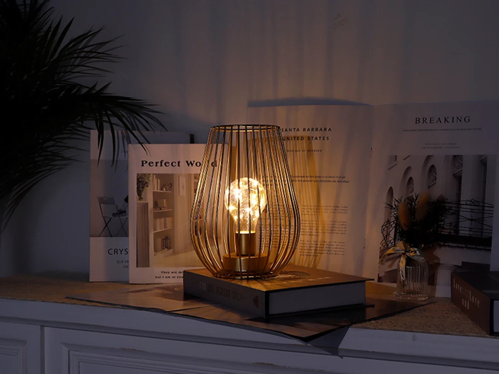 DECORKEY Set Di 2 Lanterne Da Tavolo A LED Vintage A Gabbia Metallica - Batteria, Timer, Luce Calda, Per Esterni E Interni
