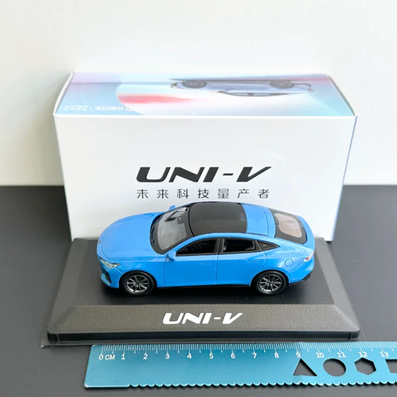 1:43 Scale Changan UNI-V Plastic Simulation Car Model Collectible Souvenir Holiday Gift Vehicle Display Ornaments
