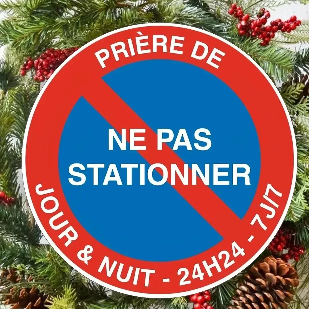 Panneau métallique : pas d'entrée, pas de stationnement sans panneau de route