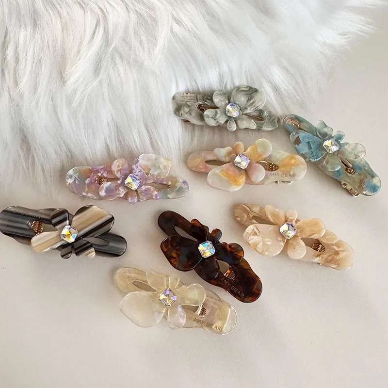

Rhinestone Acetate Flower Hair Clip for Women Side-Swept Bangs Hair Clip Sweet and Cute Hair Accessory Duckbill Clip