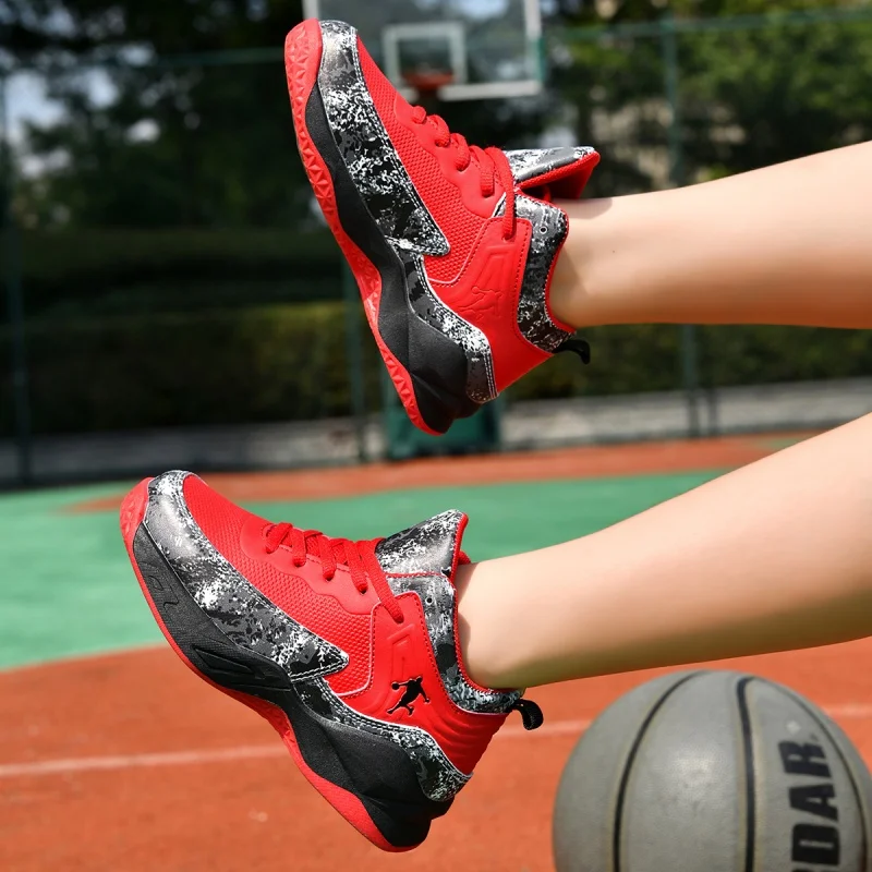 売れ筋の男の子向けブランドのバスケットボールシューズ、子供用スポーツシューズ、厚底で滑りにくいおしゃれな女の子用アウトドアトレーニングシューズ