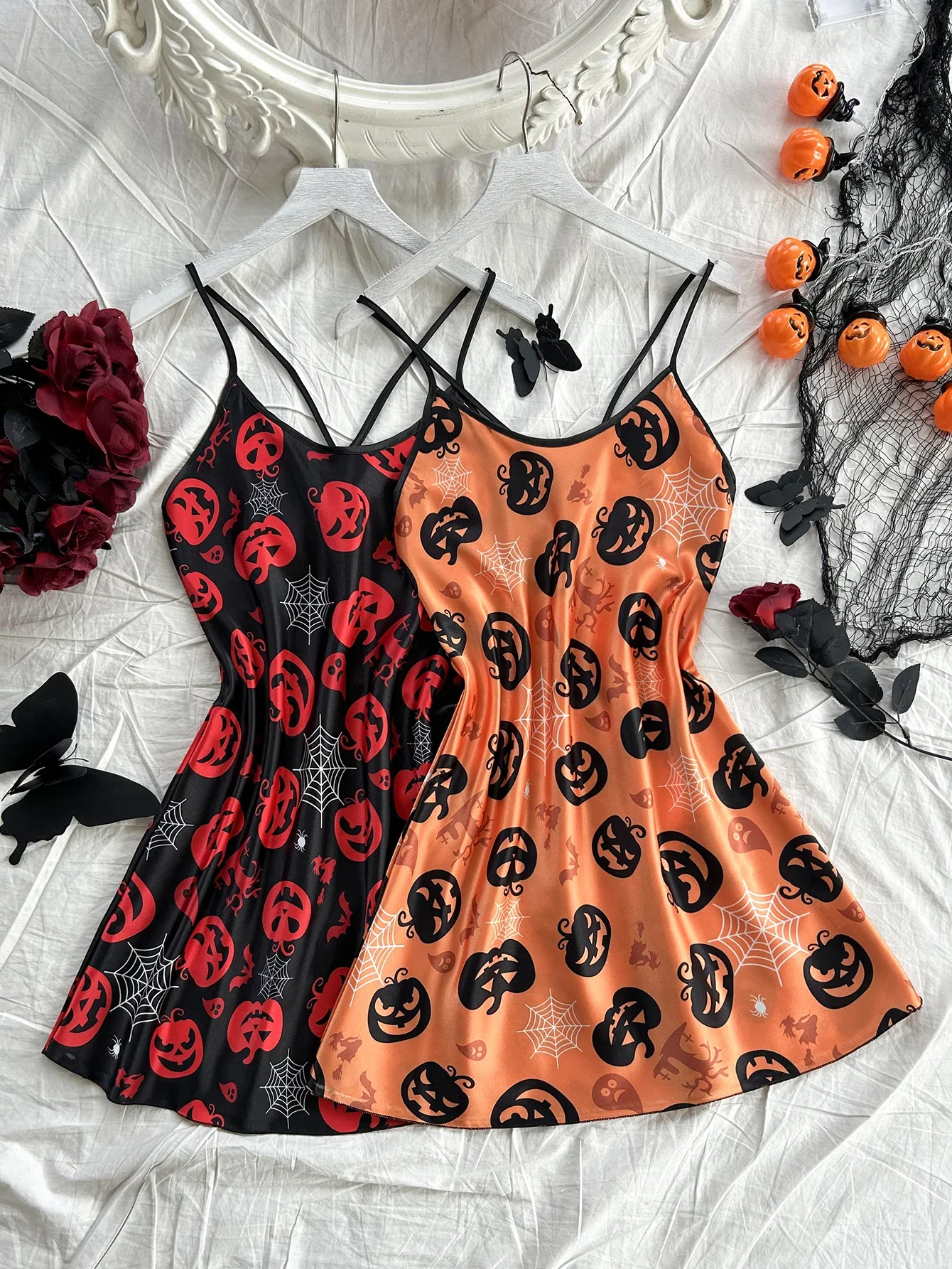 

Two pieces for Halloween new halter nightdress sexy backless four seasons thin breathable sexy imitation silk random print dress