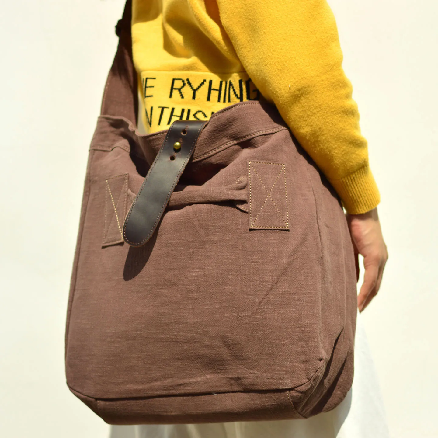 American Retro Canvas Tote Bag Casual Commuter Large Capacity Shoulder Bag Leisure Foldable Alloy Zipper Pure Color Bag