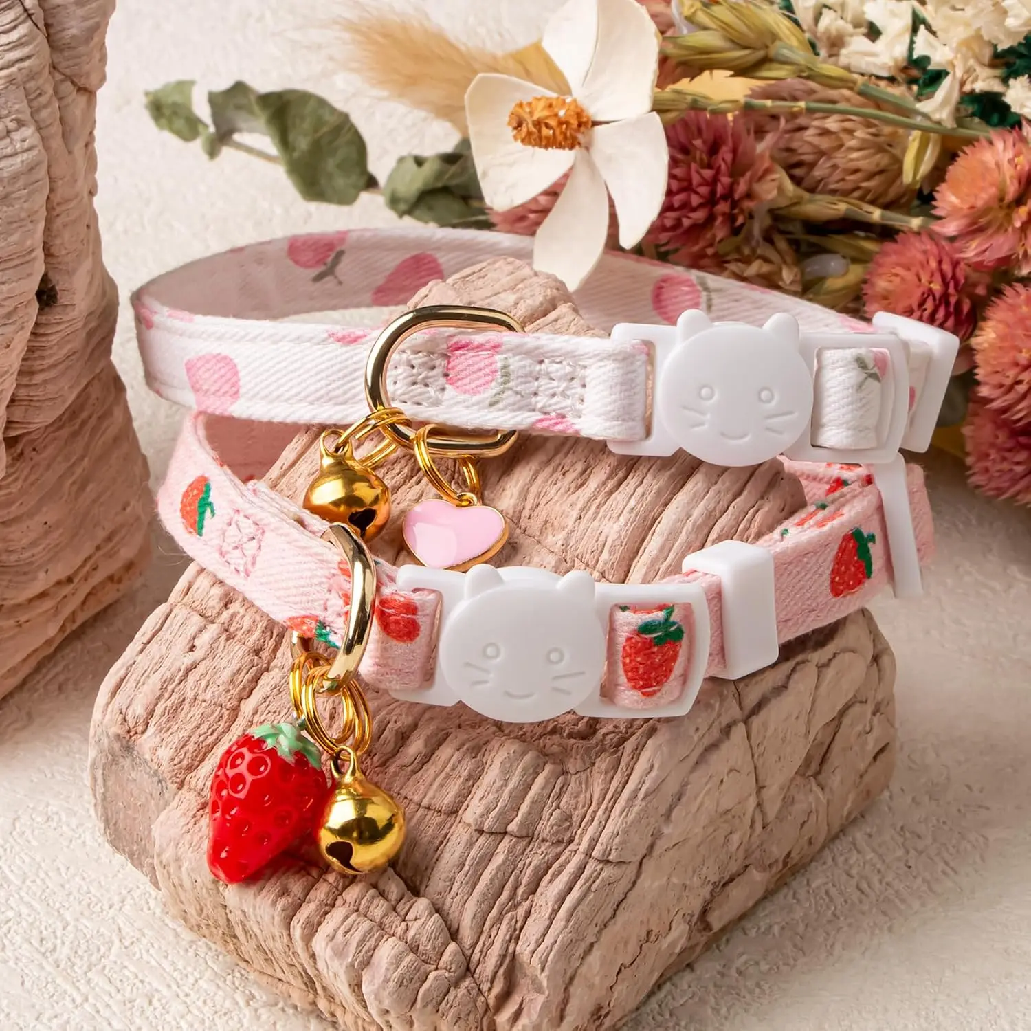 2er-Pack Baumwoll-Katzenhalsbänder Rosa Erdbeere Weißes Herz Niedliches Kätzchenhalsband – Detail 4