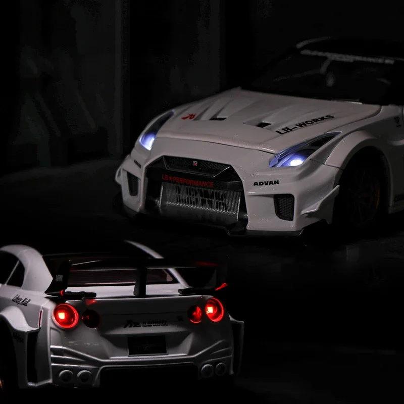 1:24 Nissan GTR CSR2 Skyline Ares diecast e veicoli giocattolo modello di auto giocattolo in metallo alta simulazione Pull Back Collection giocattoli per bambini