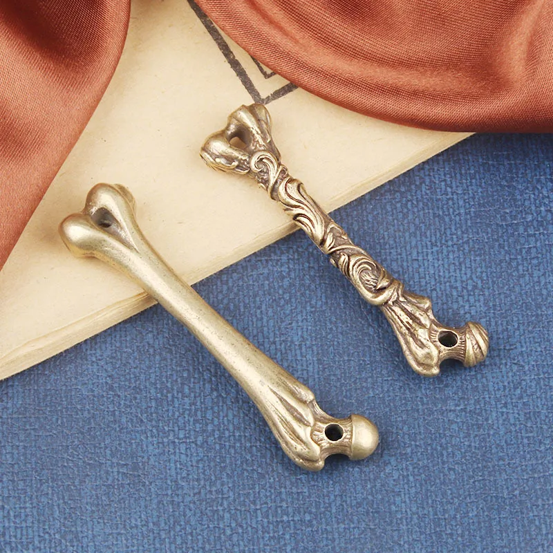 Retro Pure Copper Creative Bone Figurine Desktop Decor Ornaments Novelty Brass Gothic Pendant for Keychain DIY Accessory Gift
