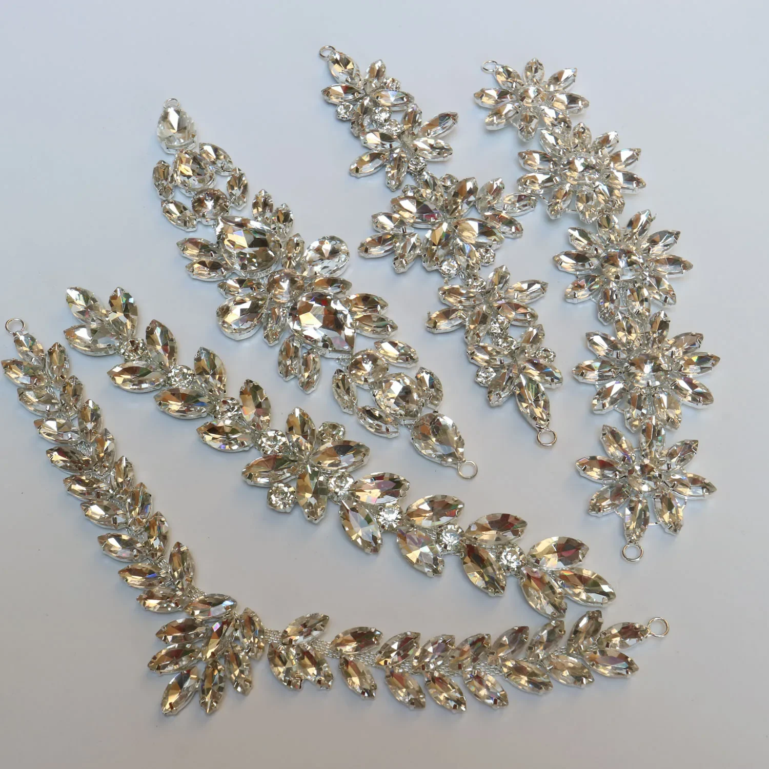 Applicazioni di cristallo con strass di lusso per abito da sposa Perline Colletto in pizzo parches ropa Cucire sulla decorazione della cintura in