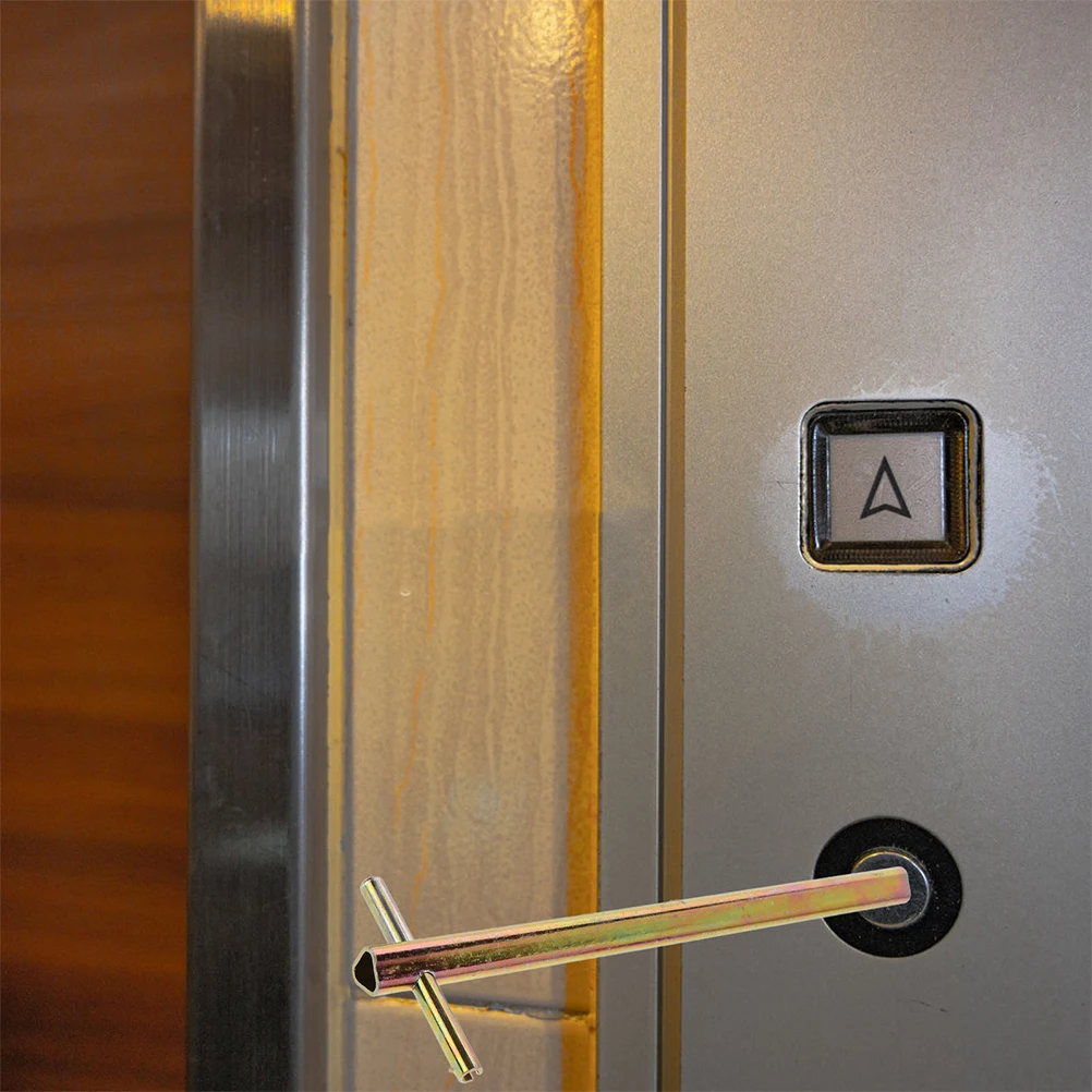 

2 pcs Elevator Door Keys Galvanized Iron Extended Design Triangular Locks for Emergency Use in Electrical Panel Service