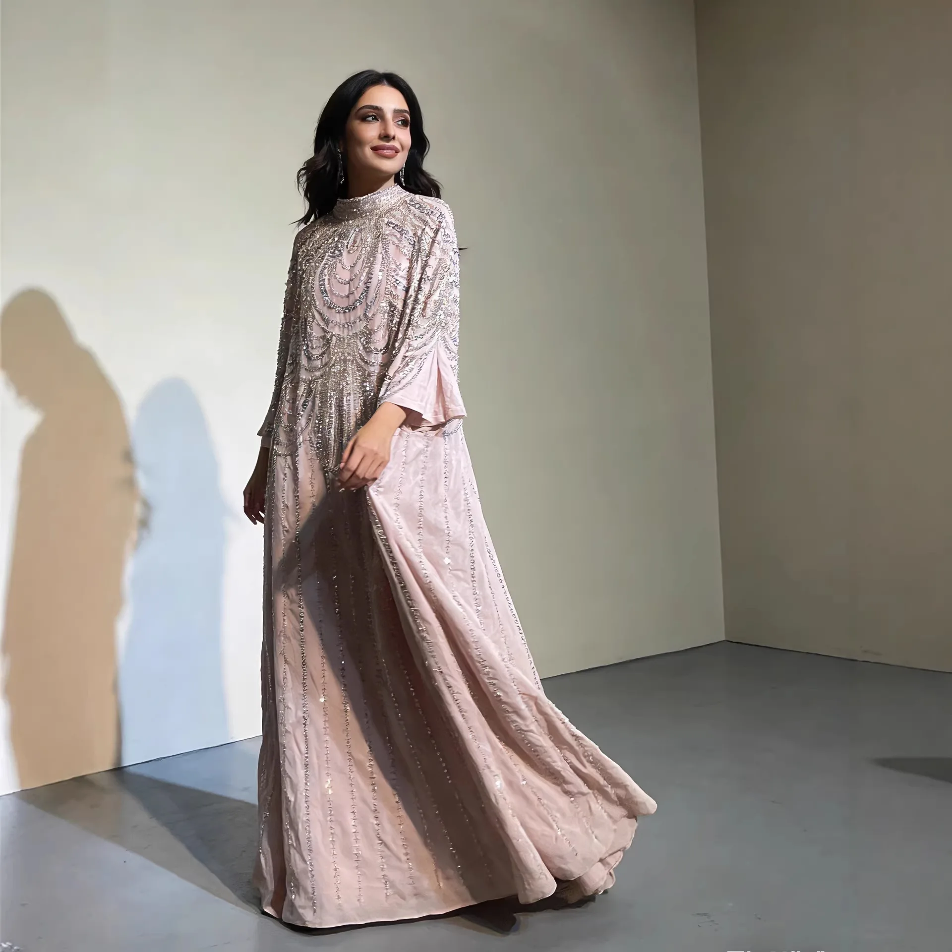

New style pink Middle Eastern Arab Dubai fashion luxury and noble heavy-beaded two-piece women's robe