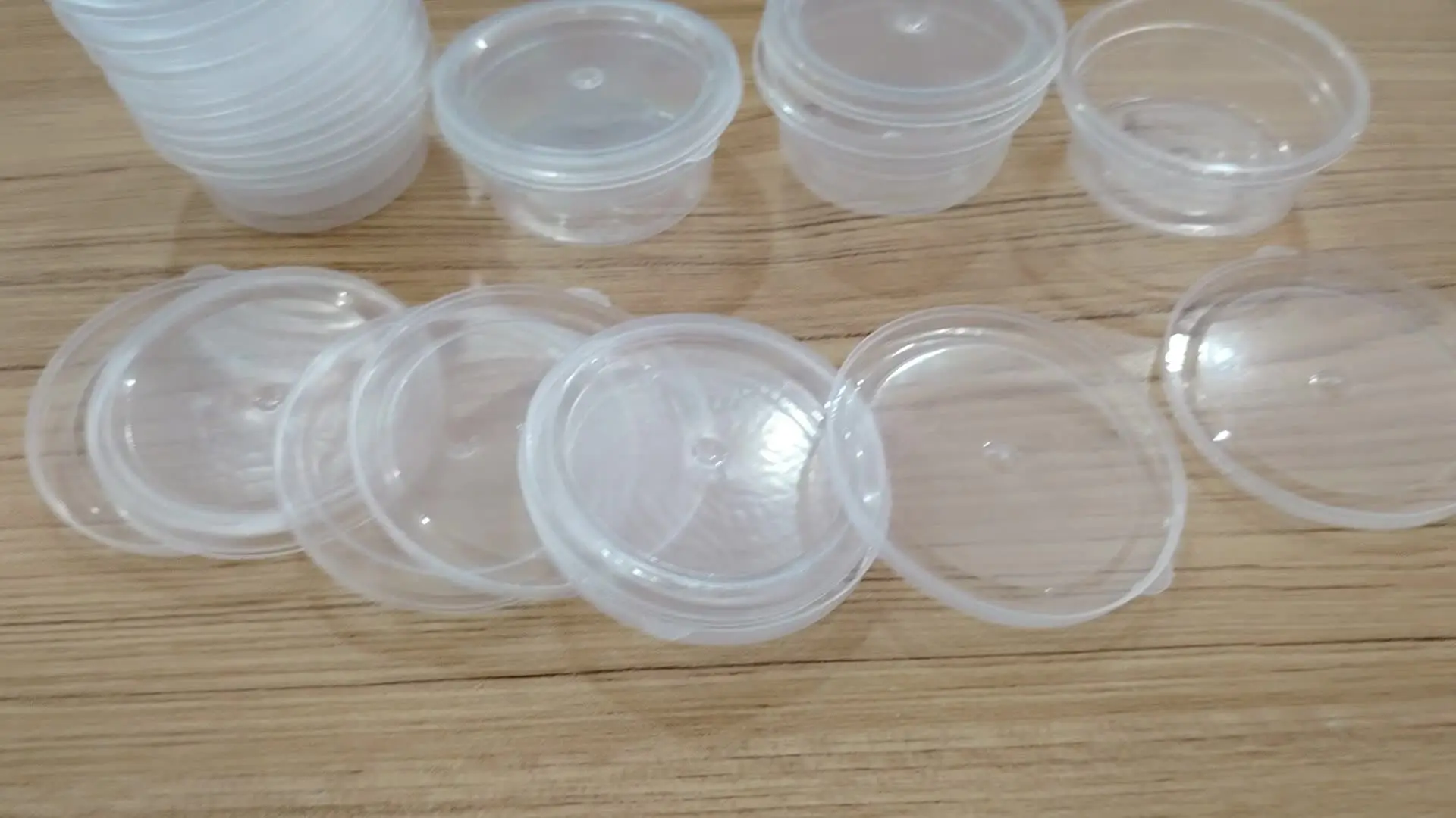 10/25 szt. PP Szczelne Pudełko 6.8x5.5x2.8cm Okrągły Pojemnik na Żywność, Pudełko na Wynos z Pokrywką, Plastikowy Przezroczysty Pojemnik do Przechowywania, Kuchnia