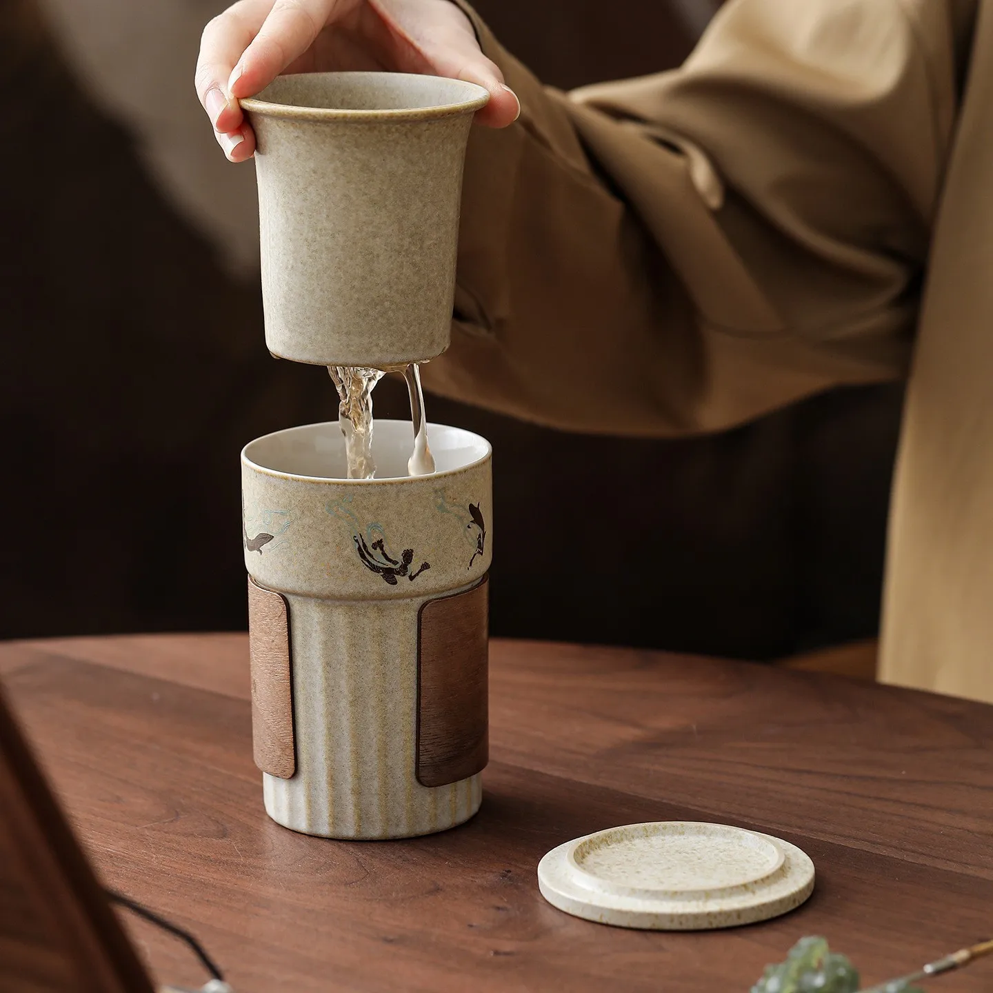 Porcelain Tea Infuser Cup with Lid, Ceramic Tea Mug with Porcelain Strainer for Loose Leaf Teas Travel Tea Cup Jananese Style