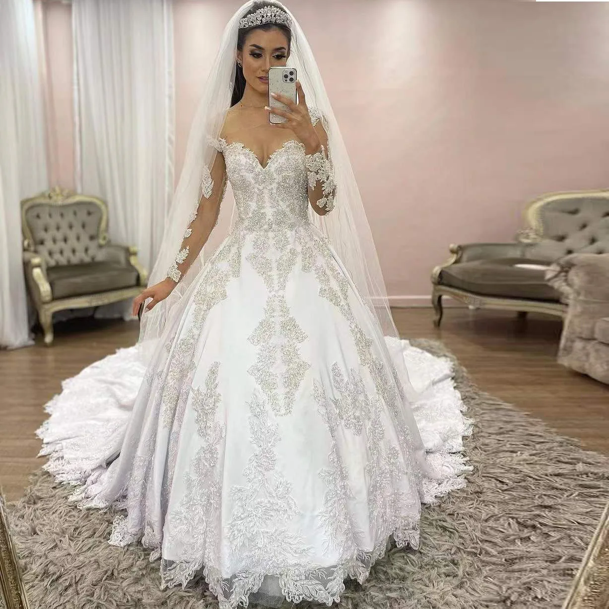 Gaun Pengantin Mewah Baru Gaun Bola Applique Berpayet Manik-manik Gaun Pengantin Panjang Lengan Sweetheart Panjang Hingga Lantai Robe De Mariee