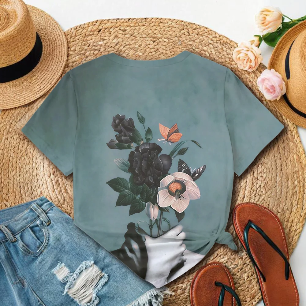 Green Flower Butterfly Pattern Women's Casual T-shirt - Art Style Round Neck Short Sleeve