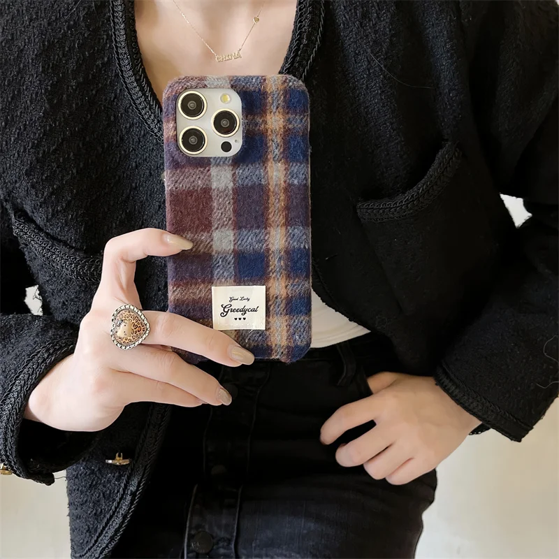 Корейский популярный милый решетчатый шерстяной овечий пушистый меховой чехол для iPhone 13 14 15 16 Pro Max, роскошный зимний пушистый плюшевый грелка для рук