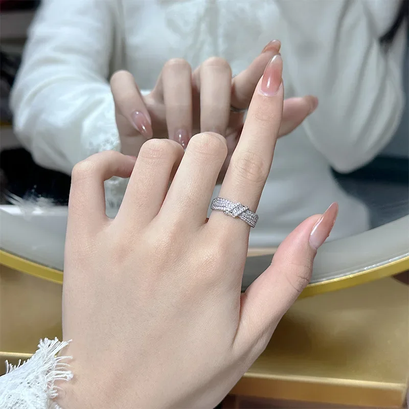 

MDL Moissanit1 style Niche High Feeling Ring 18K White Plated Simple Fashion Women's Micropavé Light Luxury Ring