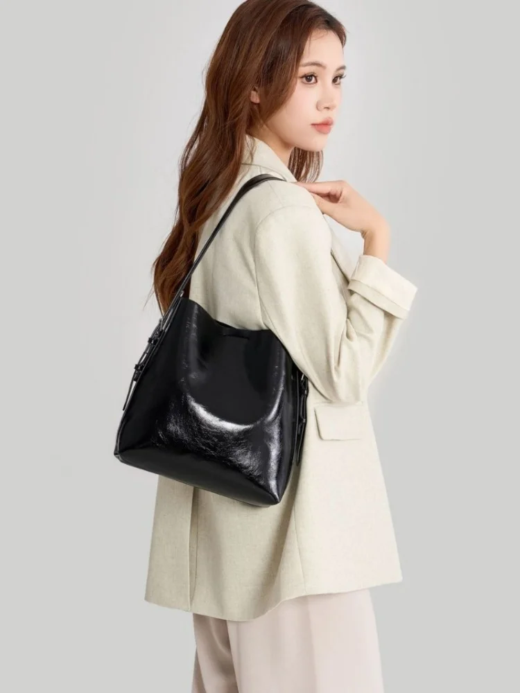 

Large Capaci Women's Buet Bag Crossbody oulder Bag Commuter Faion Retro Tote Bag with Double Straps PU Leather