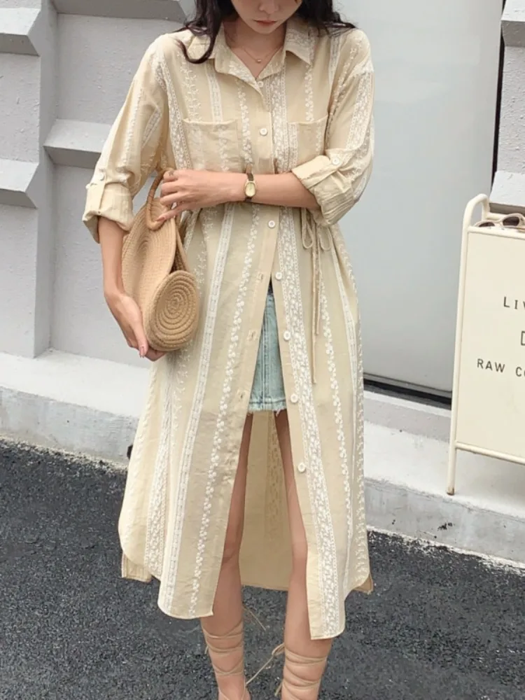 เยซซี่ผู้หญิงปักเสื้อเชิ้ต 2025 ใหม่แขนยาวหลวมกระดุมสบายๆวันหยุดโบโฮสไตล์มิดิเดรส