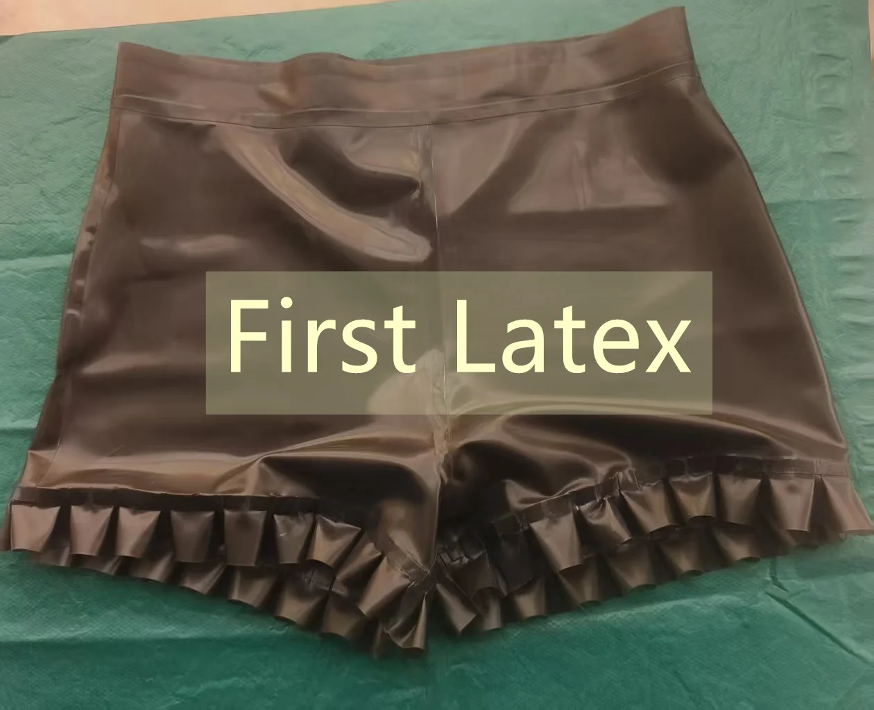 

Handmade Sexy Latex Sissy Lady‘s Boxer Shorts Ruffle Bottom Edge Fetish Latex Woman Panties Gummi Latex Lady's Brief Lingerie