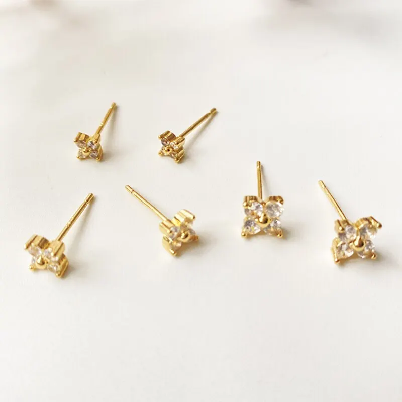 Exquisite Small Round Cubic Zirconia Flower Shape Stud Gold Color Earring for Women Simple Party Wedding Fashion Jewelry