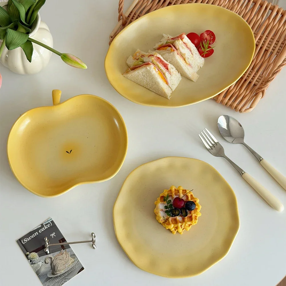 Creative Apple Shape Ceramic Plate Korean Ins Cute Porcelain Home Tableware Dessert Fruit Cake Plates Kitchen Supplies