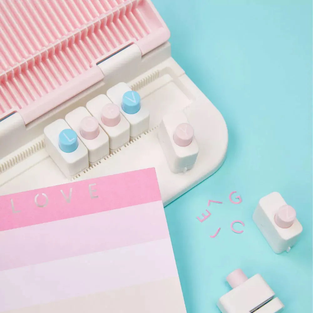 Embossed Hole Punch Kit, Letter/Number Hole Punch, Suitable for Labels, Picture Frames, Cards and DIY Craft Projects