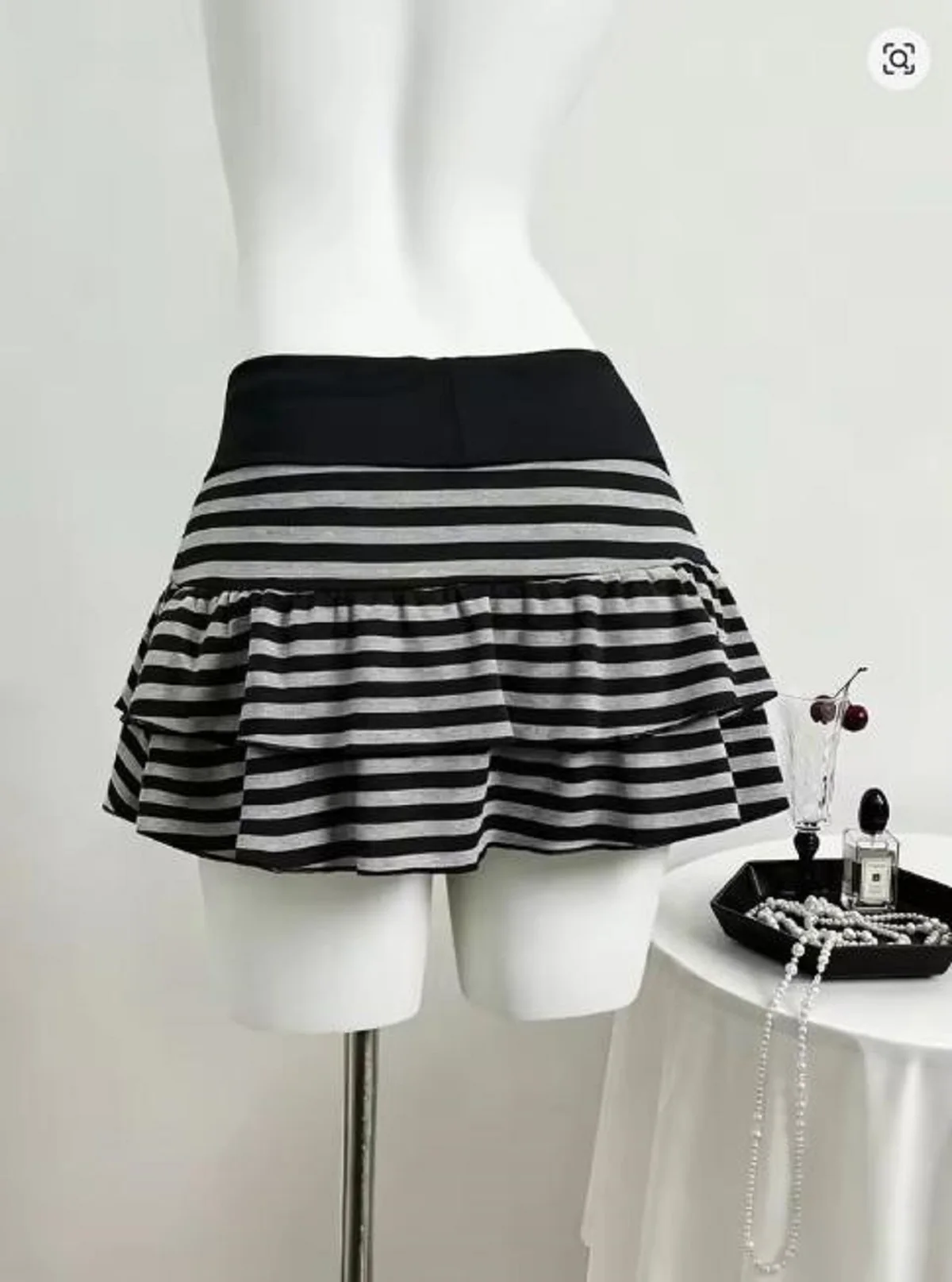 Women Y2K Striped Mini Skirt Fold Over Waist Ruffle Tiered Skort Vintage Harajuku Layered Pleated Micro Skirt Cute Gothic Street view 3