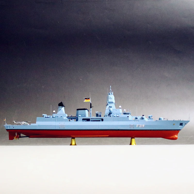 Saxony Class-fgata de misiles guiada, modelo terminado estático, modelo de buque de guerra de plástico, regalo de barco, adornos de alta gama, decoración del hogar