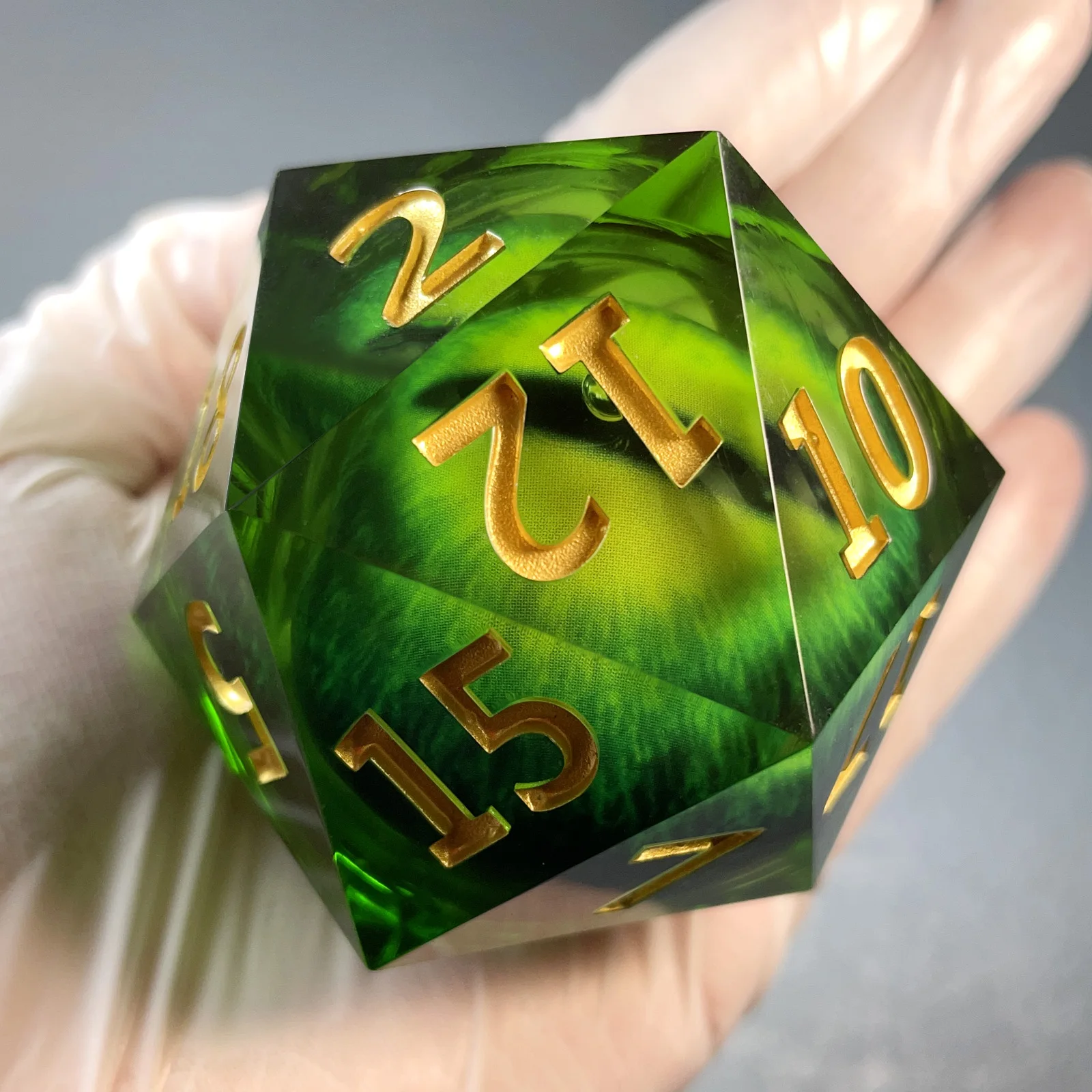 

Jumbo D20 55mm Resin Dice Sharp Polyhedron Movable Dragon Eyes for Dungeons And Dragons RPG Board Game Role Playing Props