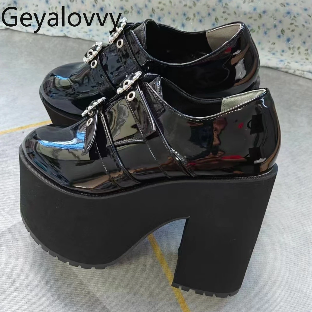 النمط الياباني الجديد الإنتاج الضخم سميكة سوليد براءات الاختراع والجلود عالية الكعب لوليتا أحذية أكاديمية سوداء متعددة الاستخدامات أحذية عالية الكعب